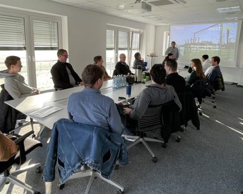 Studierende besuchen Technik- und Service Center Transformatoren in Wesel